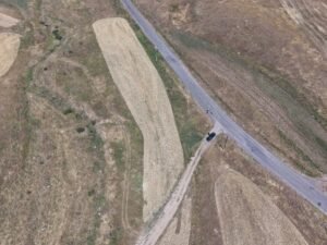 Հողատարածք — Ակունք-Զառ ճանապարհ